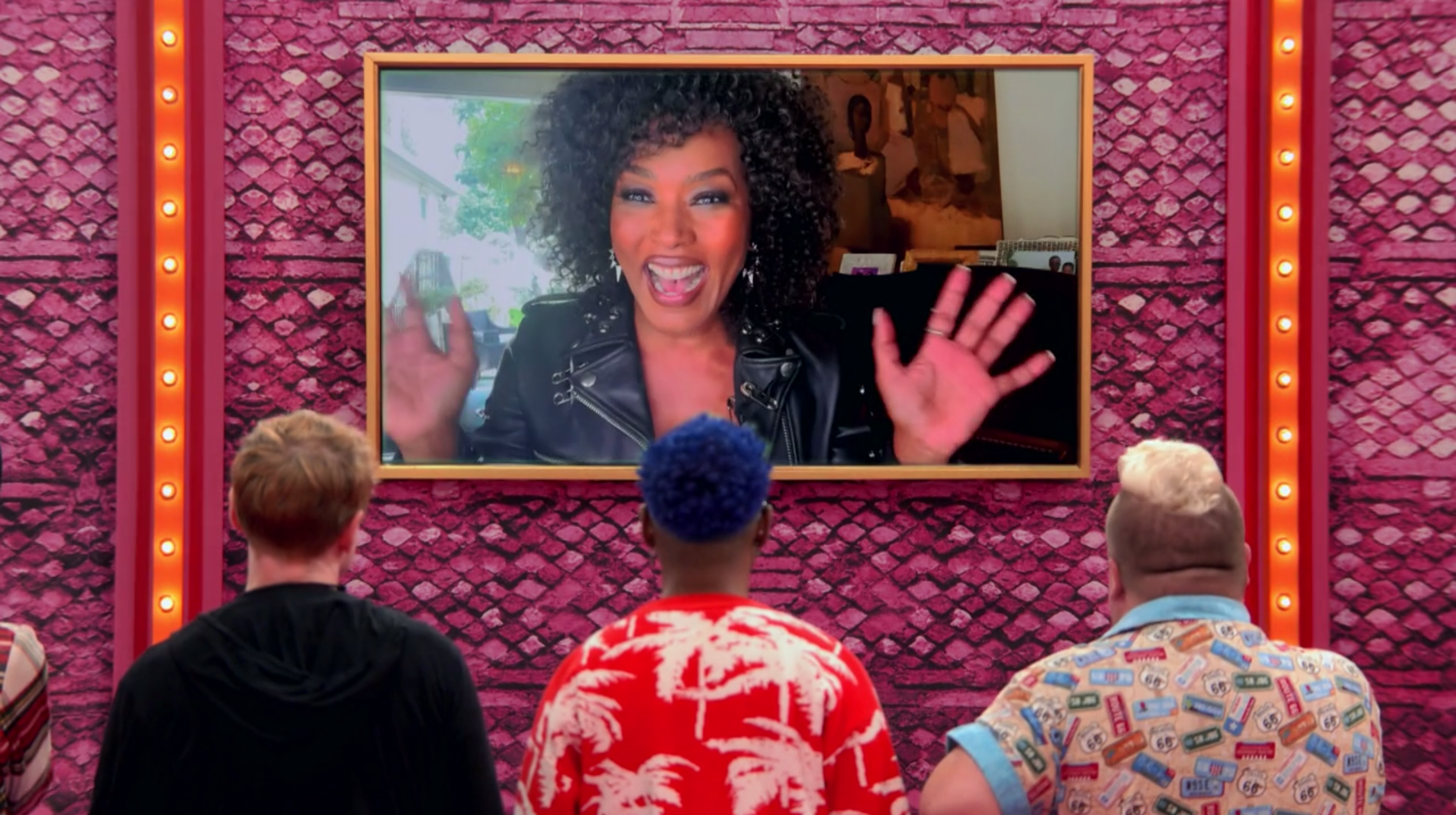 Angela Bassett in the werkroom.