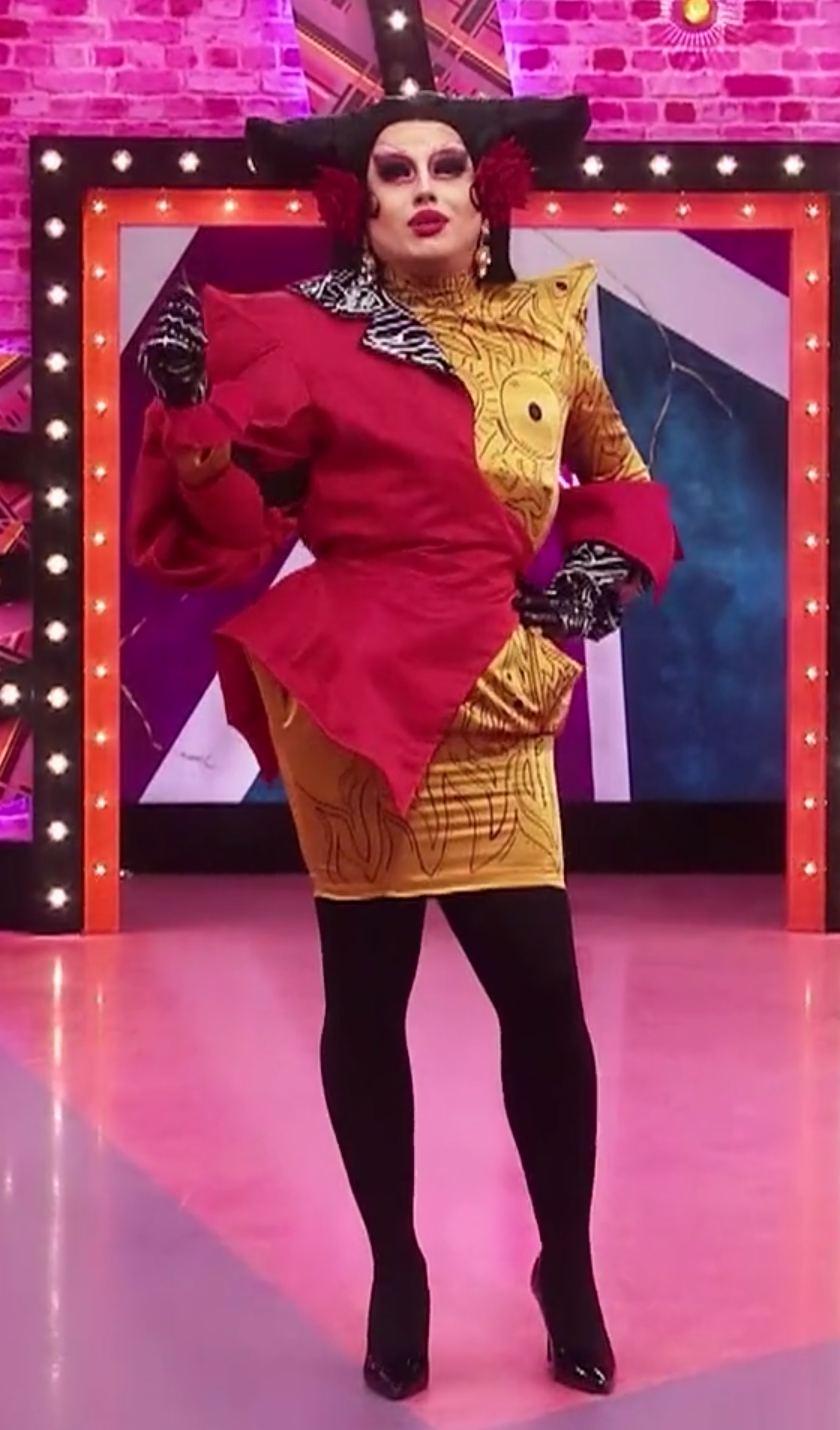 Choriza's entrance look.