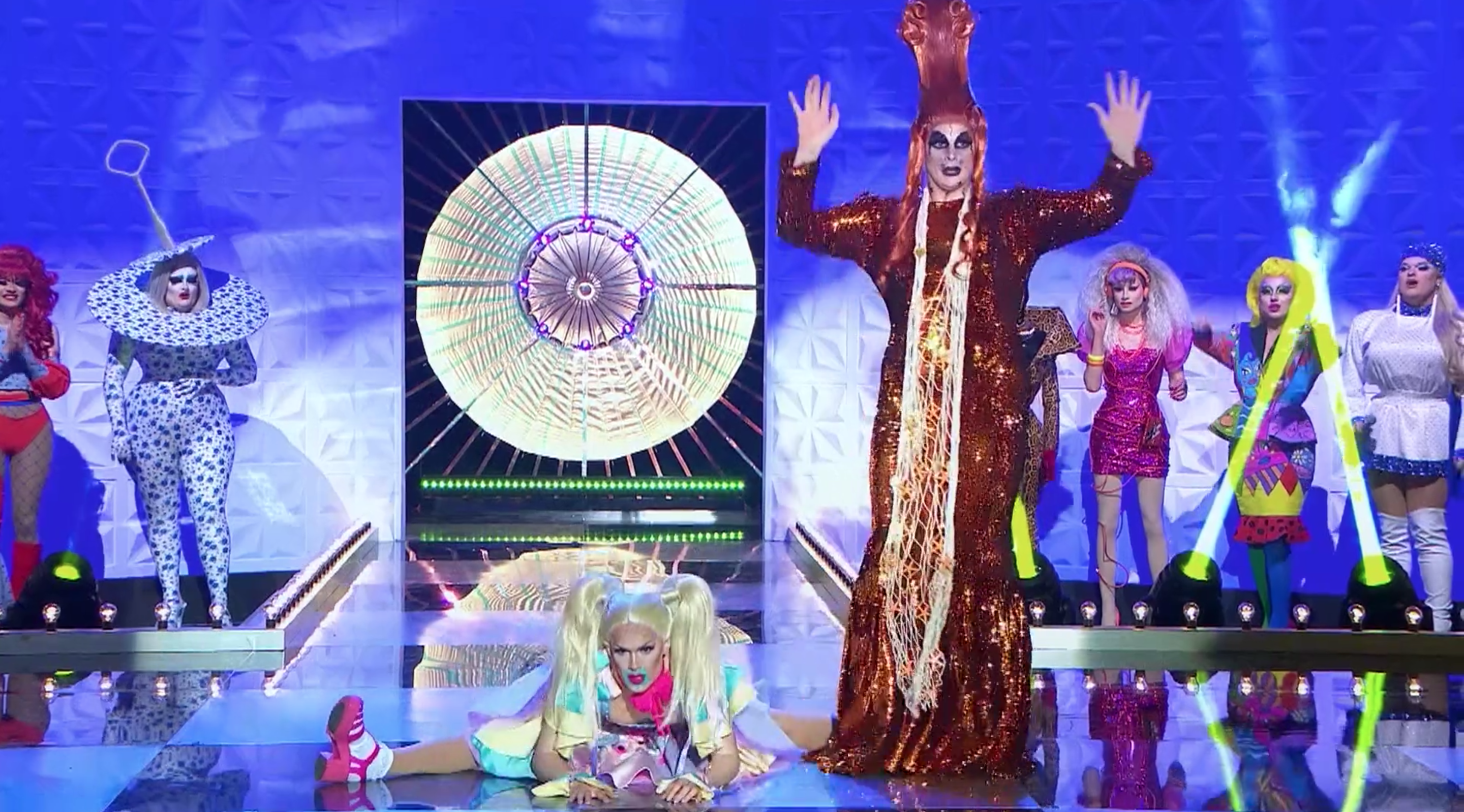 Elektra and Anubis lip syncing.