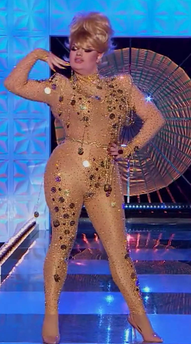 Kitty's Expenny Henny look.