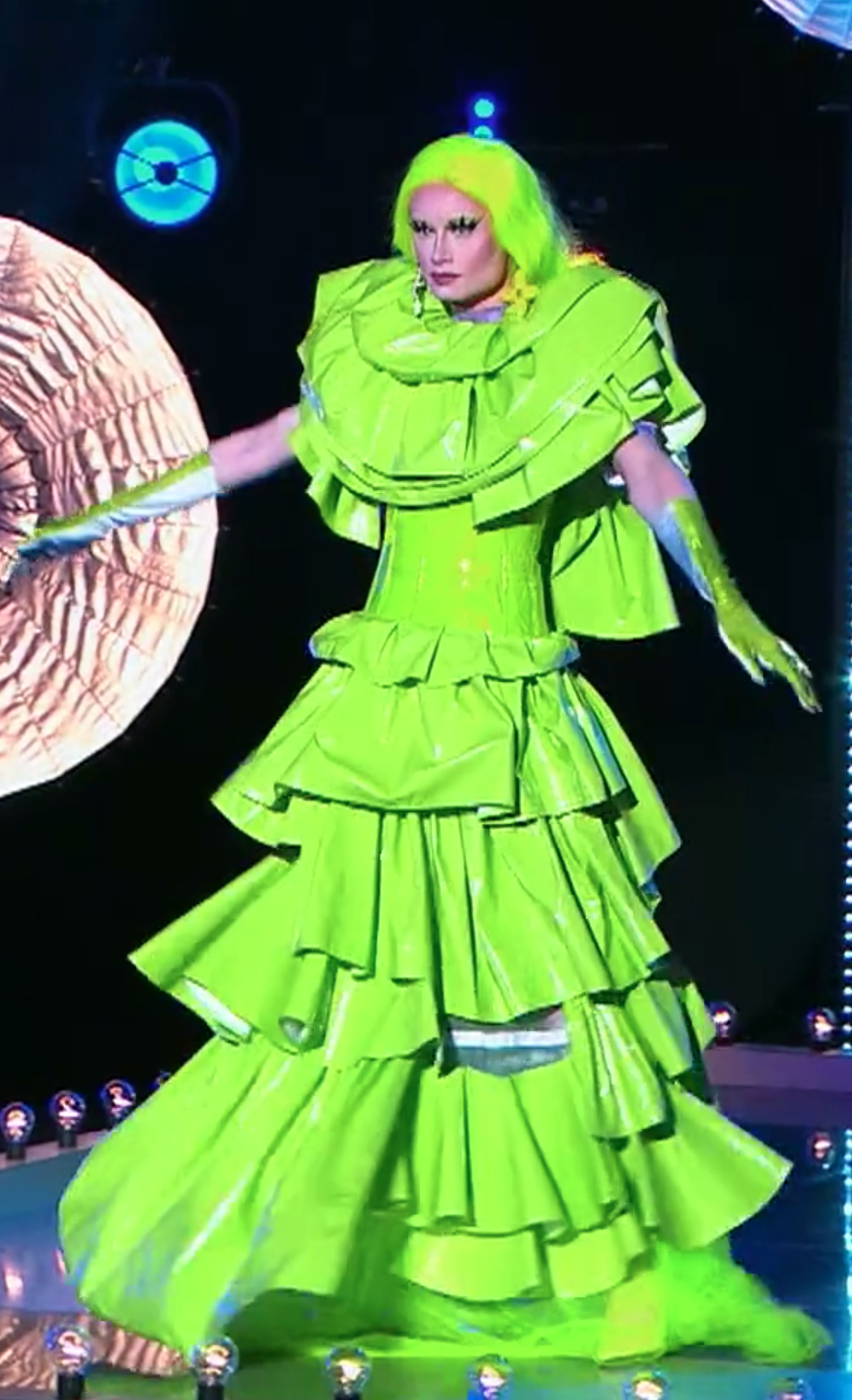 Scarlett's Feeling Fruity look.