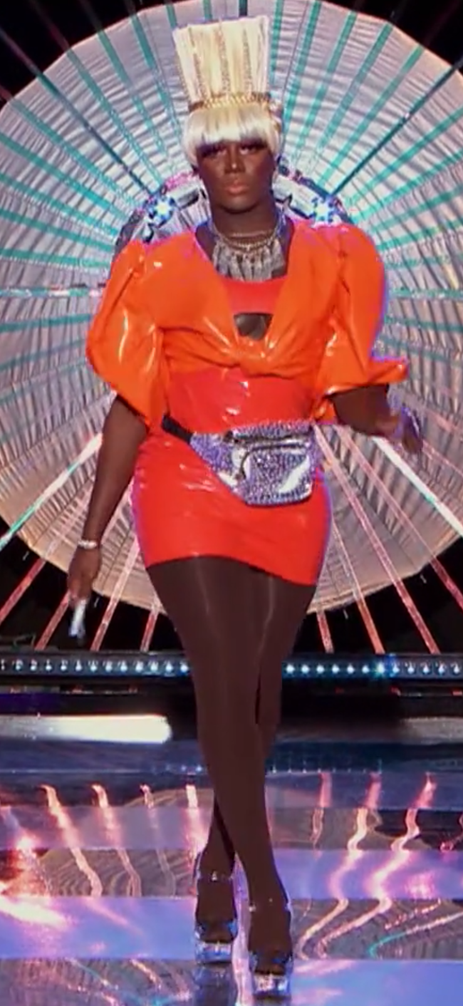 Vanity's Scene Stealers look.