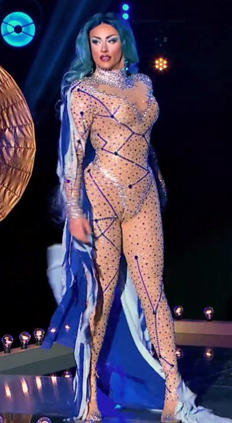 Ella's Oh My Goddess look.