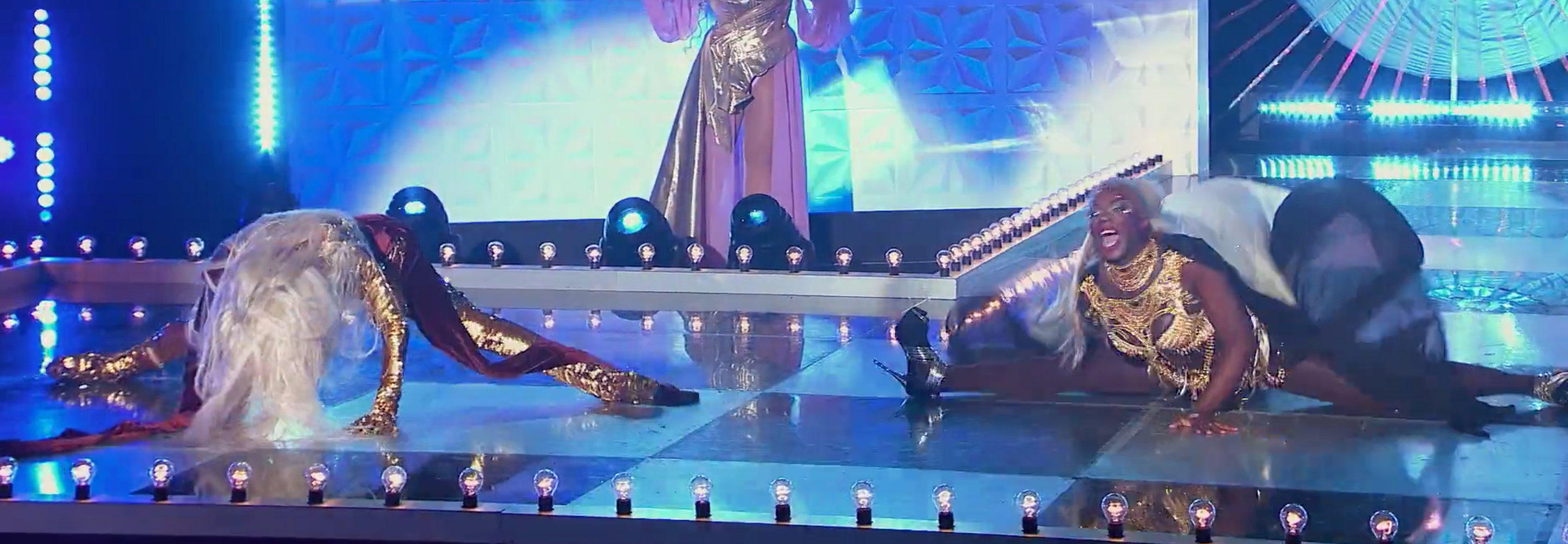Krystal and Vanity hitting a split.