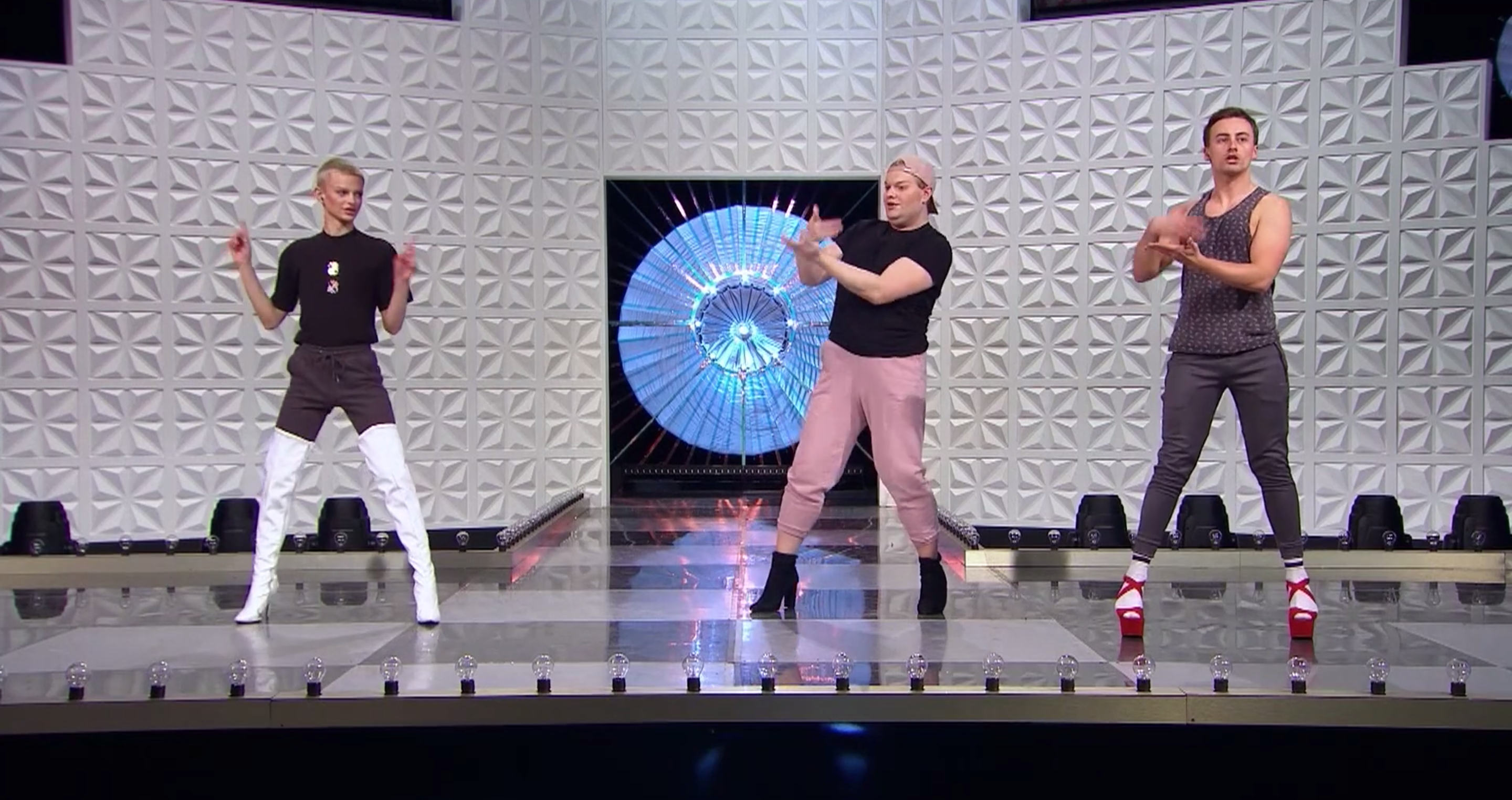 The girls learn choreography as Krystal falls behind.
