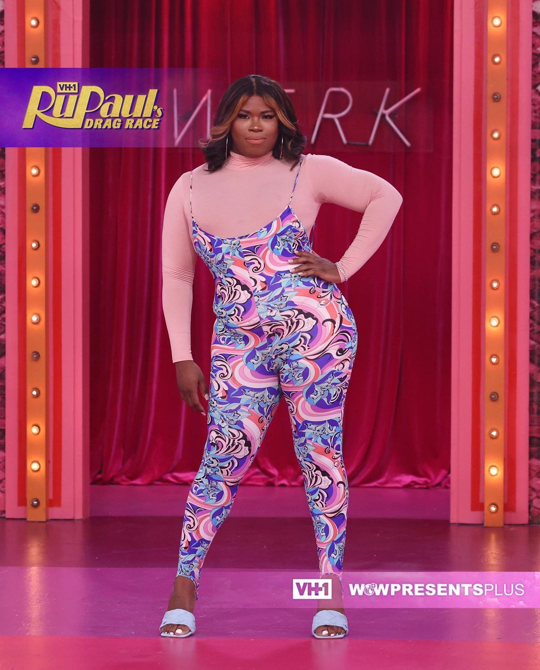 June's entrance look.